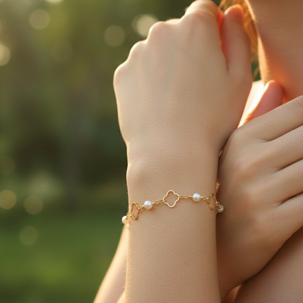 "Trendy Handmade Bracelet – A Stylish Gift for Women & Girls, MAR091611